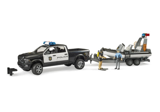 Bruder 02507 RAM 2500 Polizei Pickup, L+S Modul, Anhänger mit Boot und 2 Figuren - plegobil