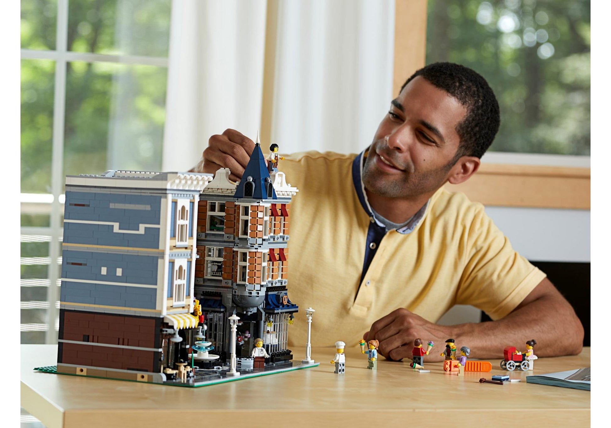 Lego 10255 Creator Expert: Stadtleben - plegobil