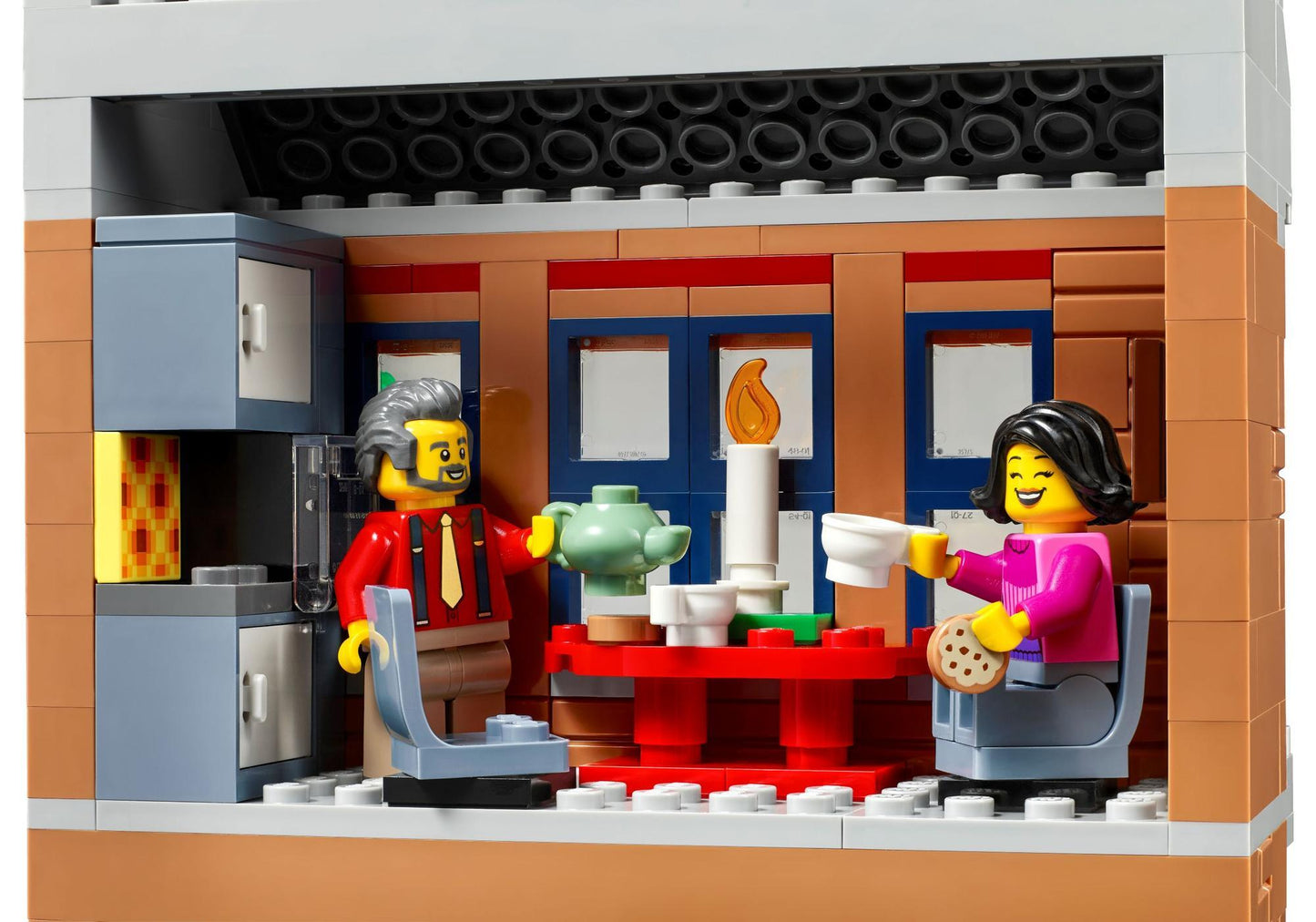 Lego 10308 Icons Weihnachtlich geschmückte Hauptstraße - plegobil