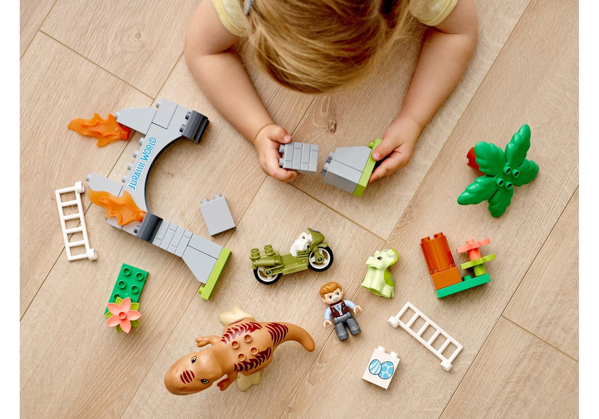 Lego 10939 DUPLO Ausbruch des T-Rex und Triceratops - plegobil