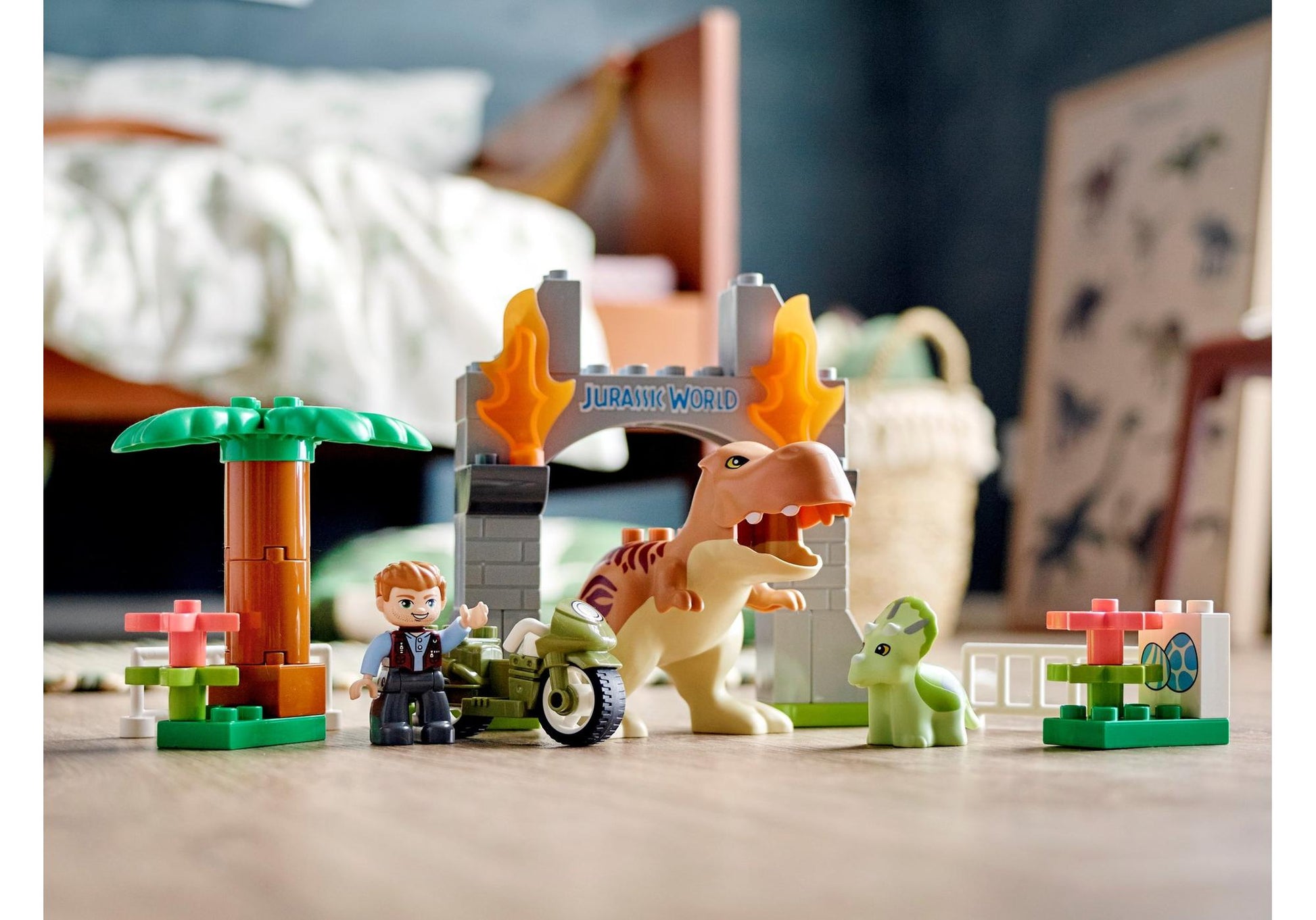 Lego 10939 DUPLO Ausbruch des T-Rex und Triceratops - plegobil