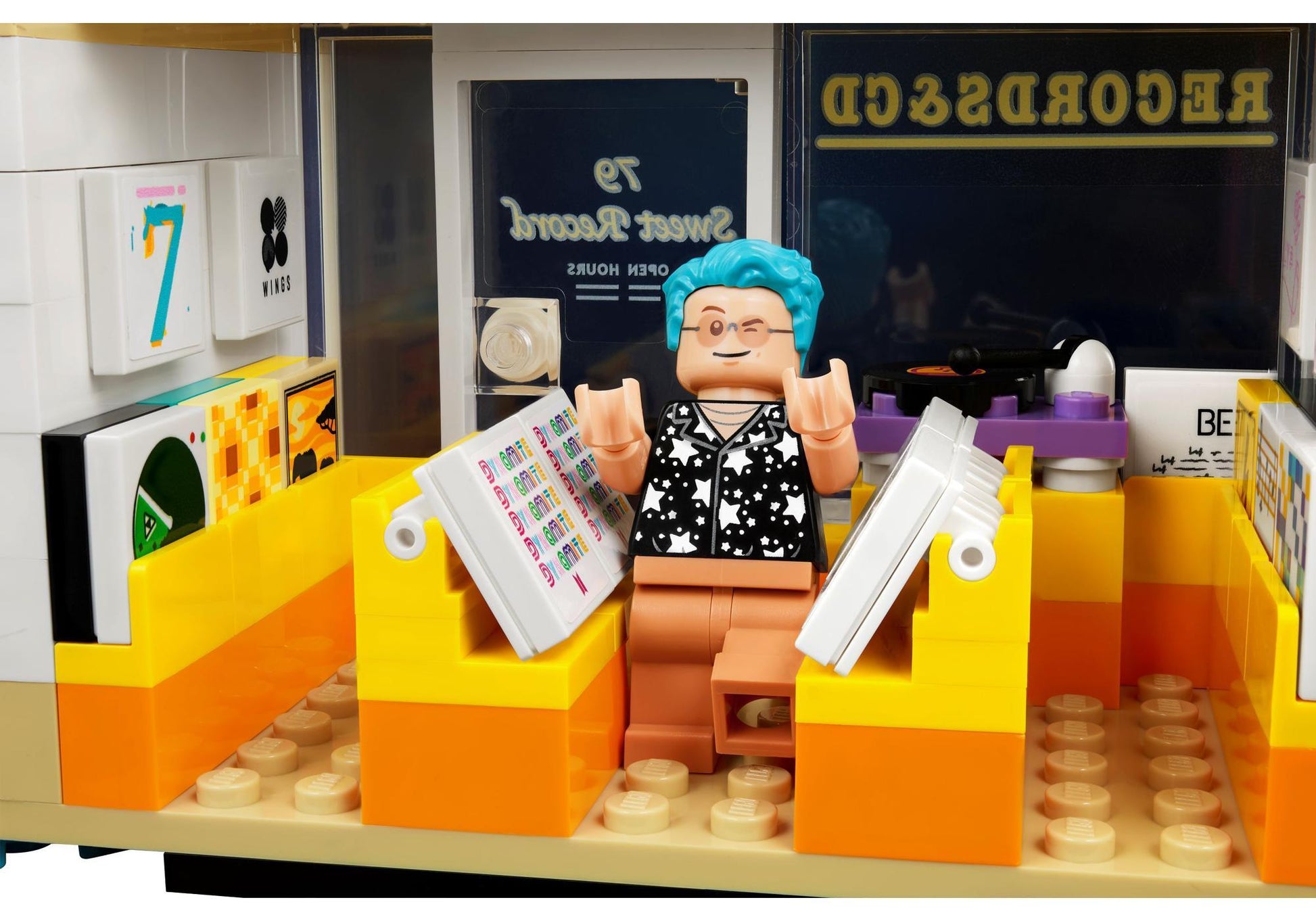 Lego 21339 Ideas BTS Dynamite - plegobil