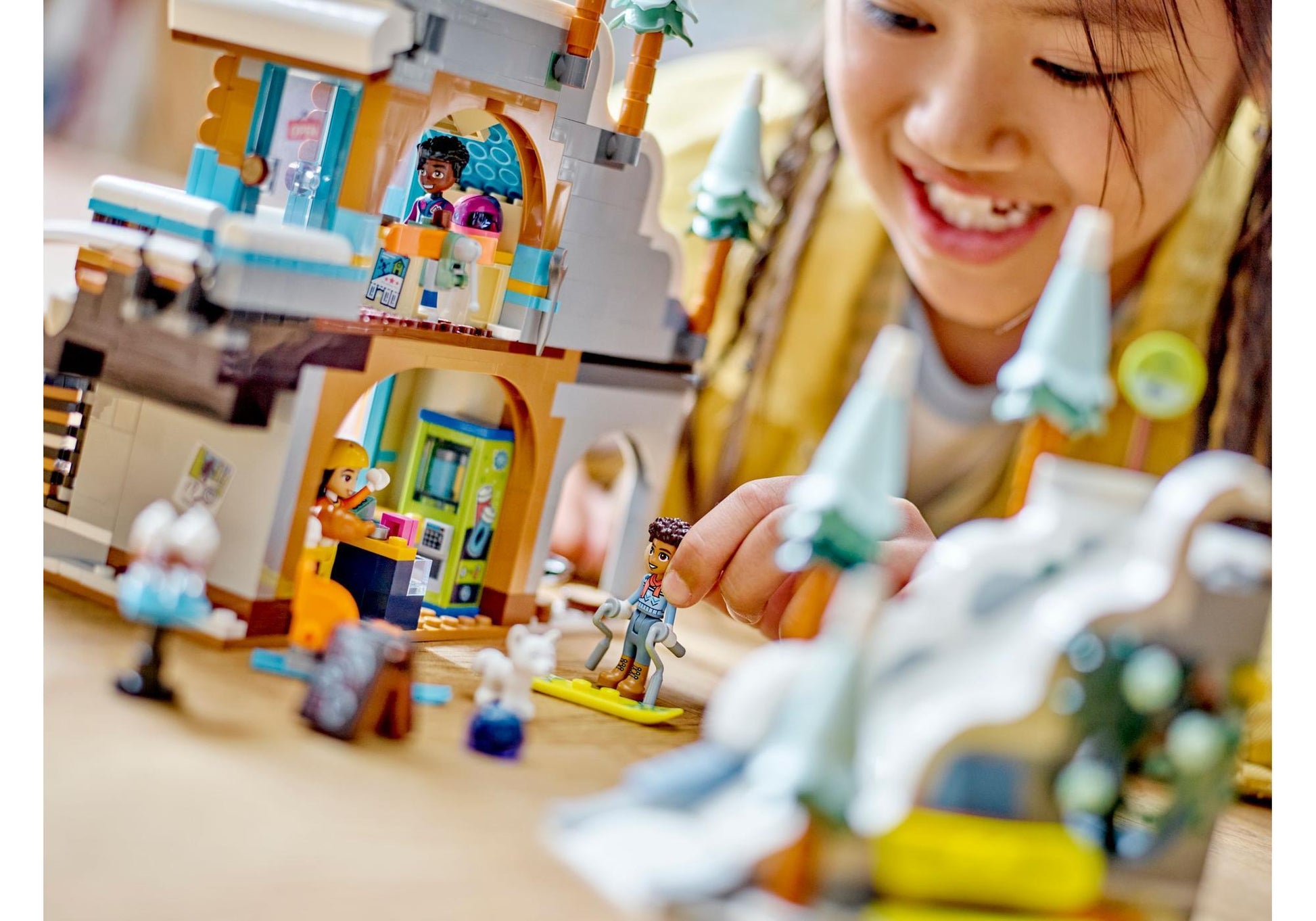 Lego 41756 Friends Skipiste und Café - plegobil
