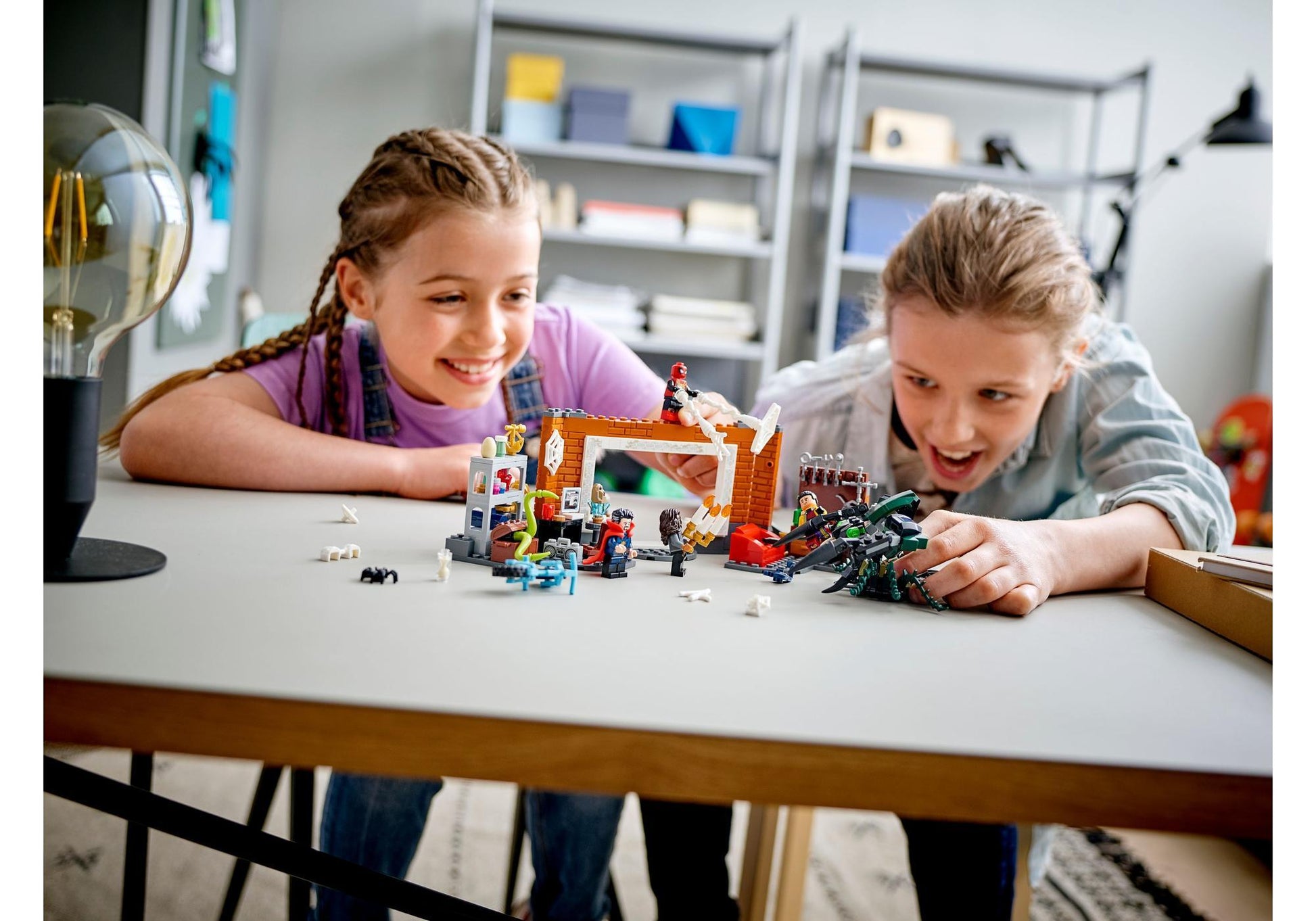 Lego 76185 Spider-Man: Spider-Man in der Sanctum Werkstatt - plegobil
