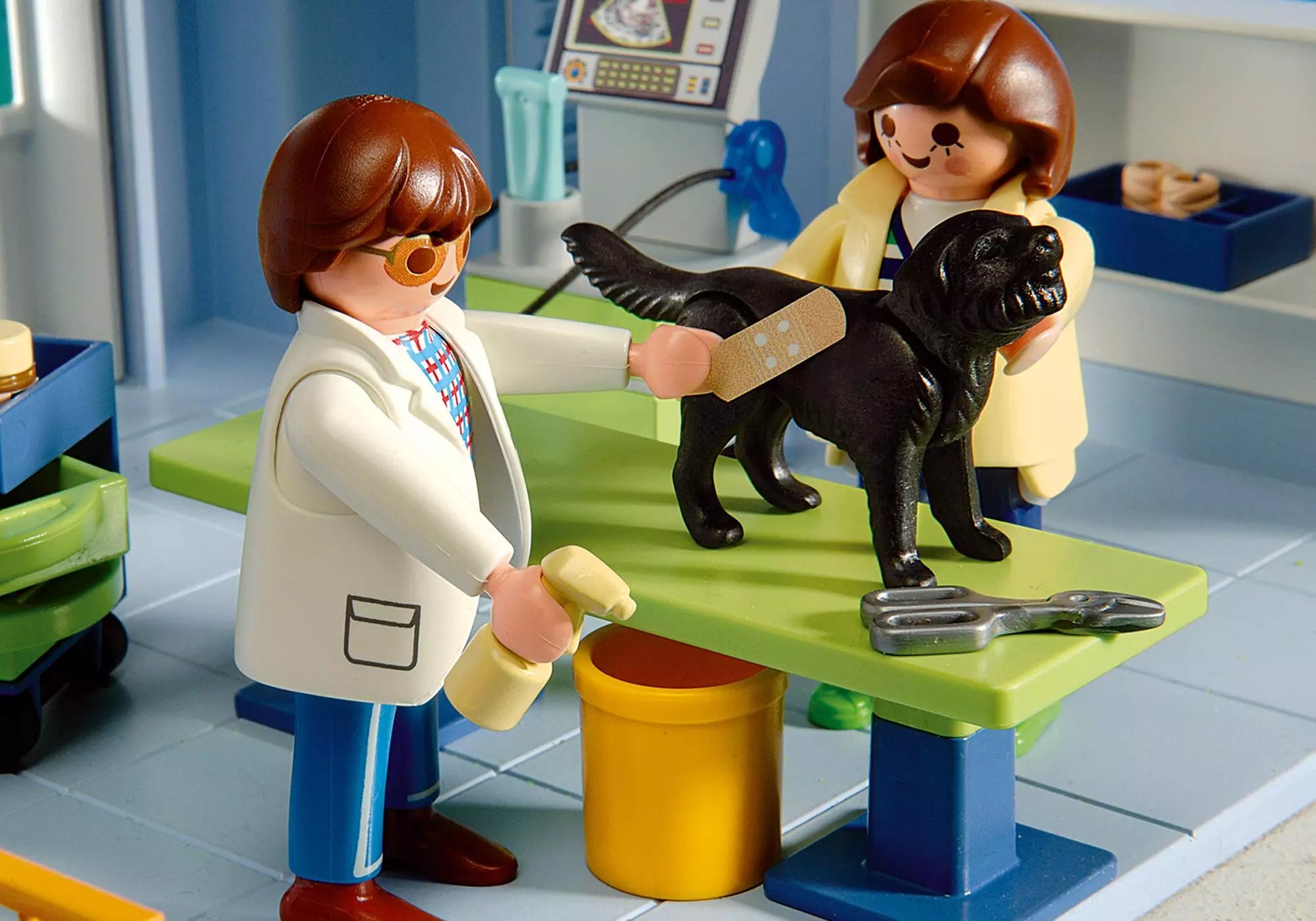 Playmobil 4343 Sammlerstück Mitnehm Tierklinik mit Gehegen - plegobil