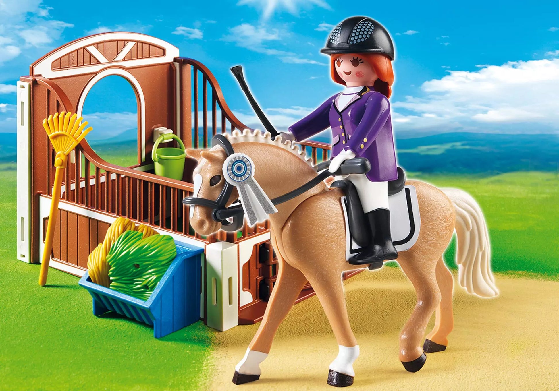 Playmobil 5520 Country Warmblut mit weiß-brauner Pferdebox - plegobil