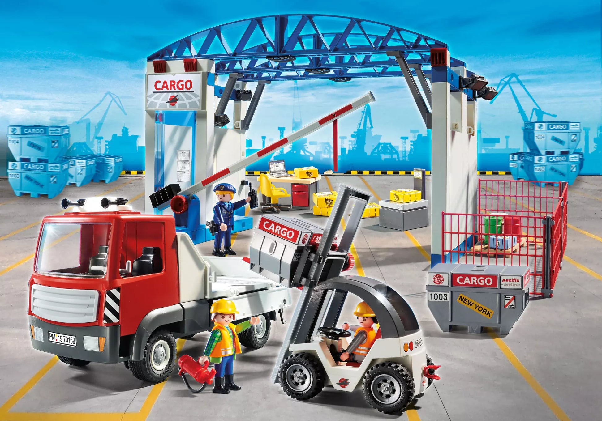 Playmobil 70169 City Action Cargo-Halle mit Transportfahrzeugen - plegobil