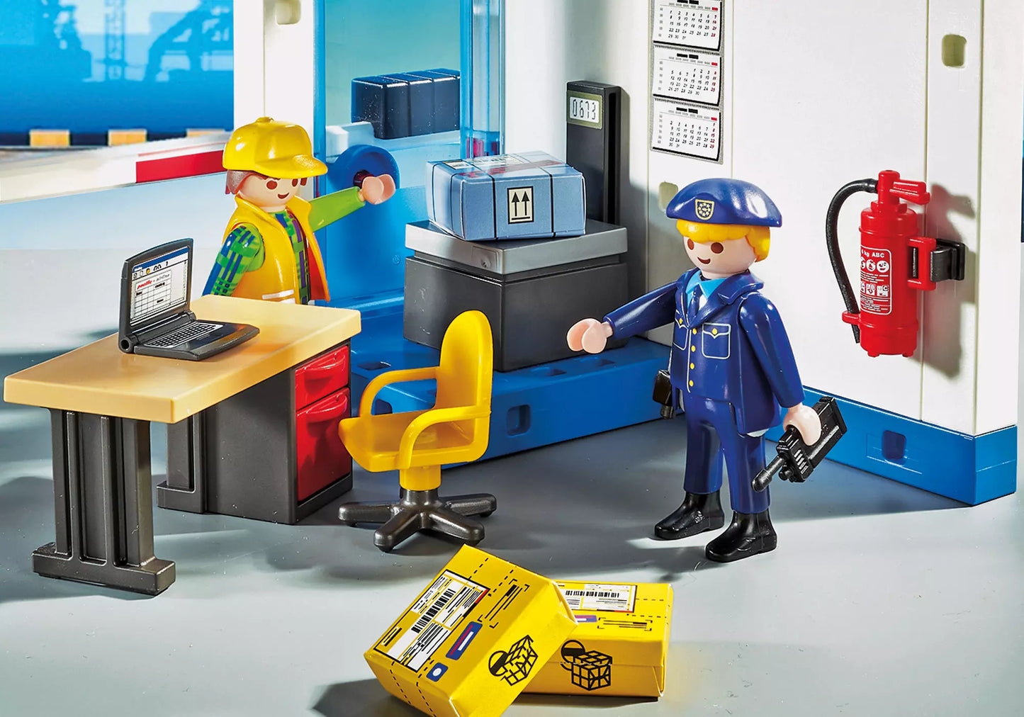 Playmobil 70169 City Action Cargo-Halle mit Transportfahrzeugen - plegobil