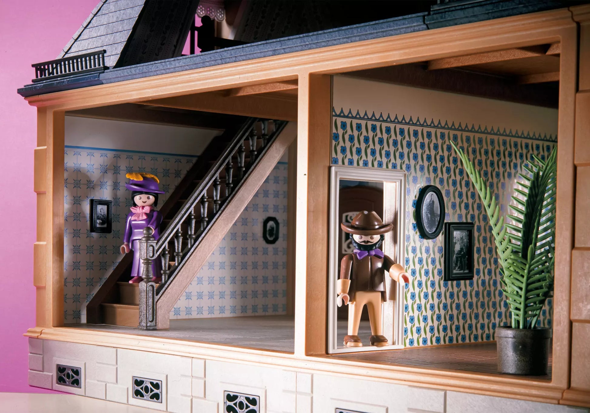 Playmobil 70891 Dollhouse Nostalgisches Kleines Puppenhaus - plegobil
