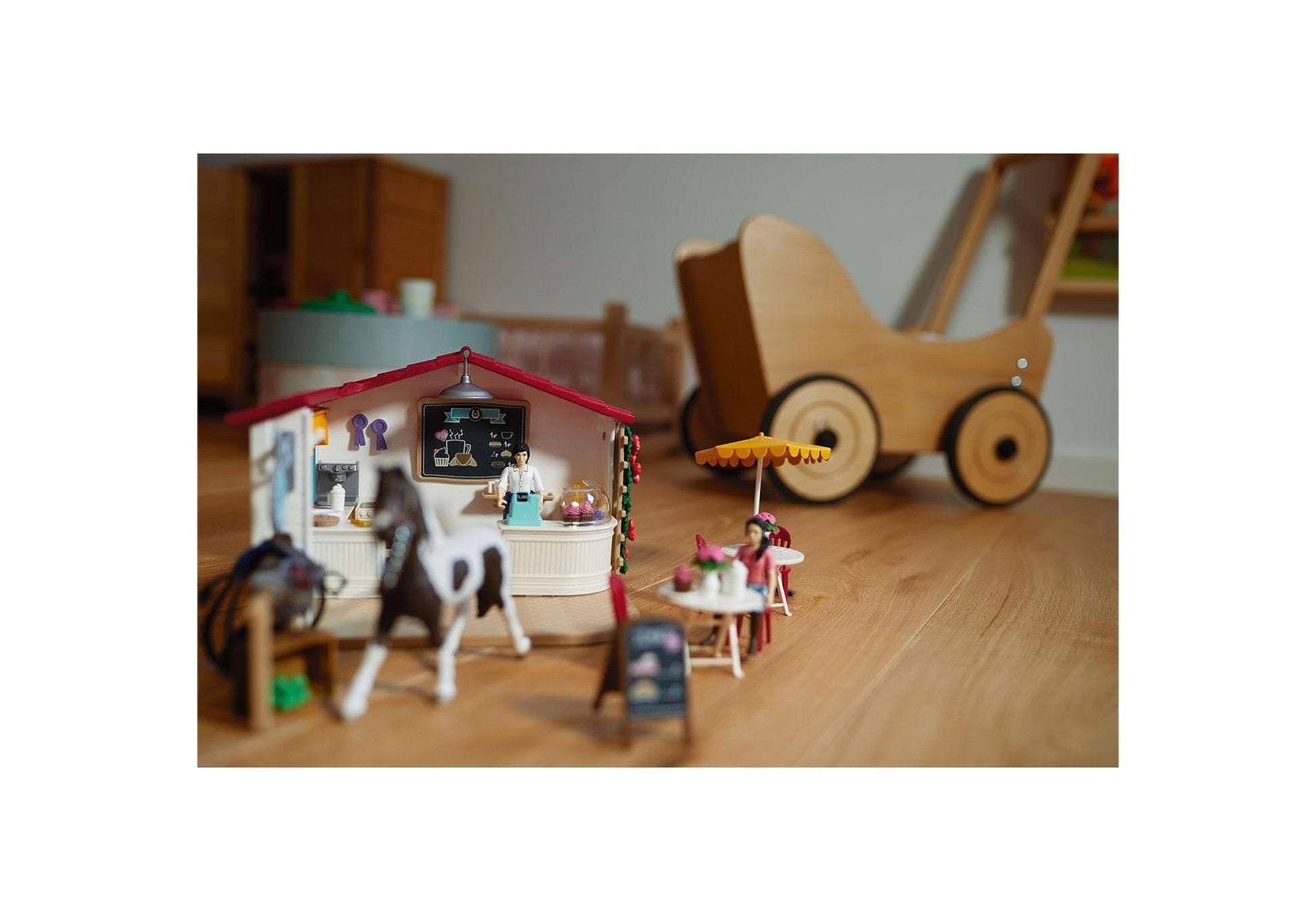 Schleich 42592 Horse Club: Reiter-Café - plegobil